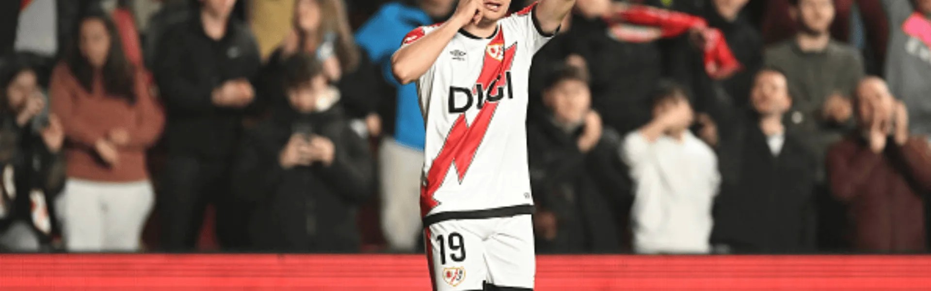 开云体育-梅开二度！德弗鲁托斯成巴列卡诺近7年西甲首位进球上双球员