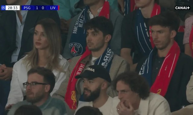 KAIYUN下载app-又和好了？加斯利和奥康一起观看欧冠大巴黎vs利物浦的比赛