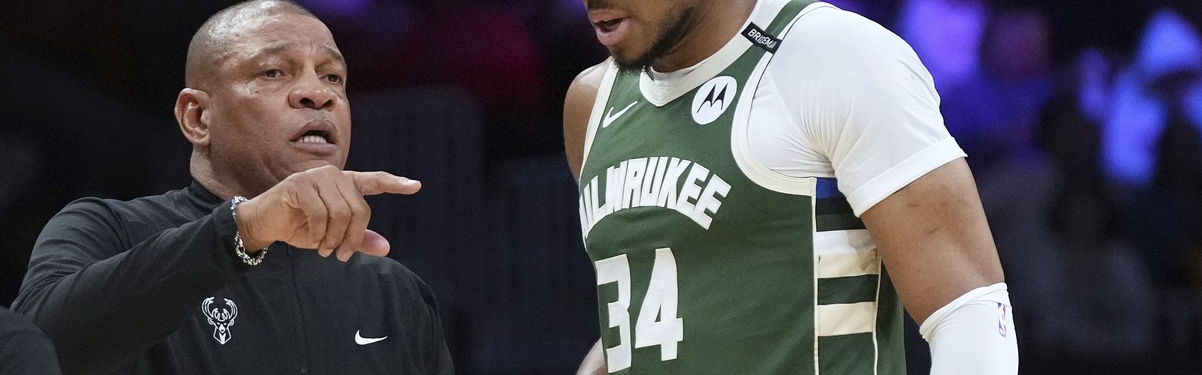 开云娱乐-雄鹿过去4场分别输29、23、27、18分 四场合计输97分创队史纪录